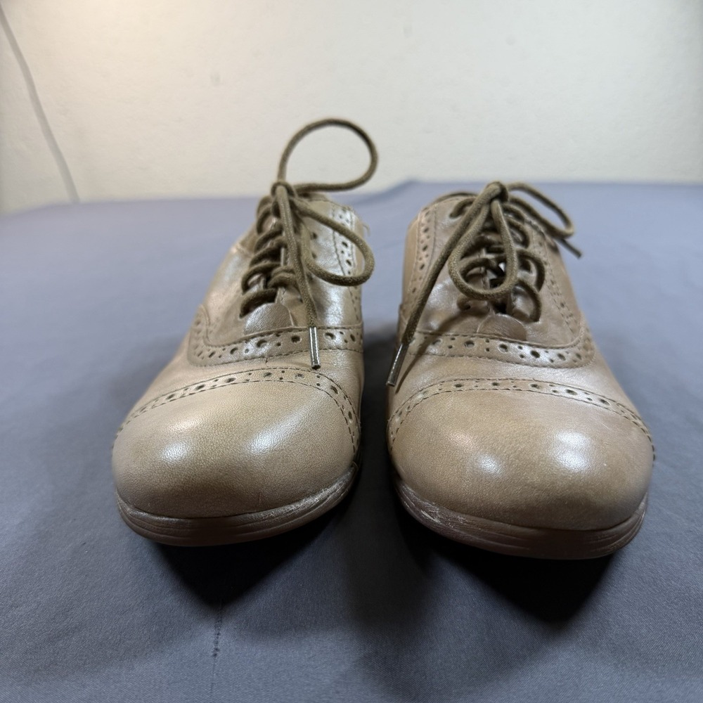 Born "Arletta"  Leather Women's Oxford Tan Size 8 Lace Up Cap Toe - Picture 2 of 8